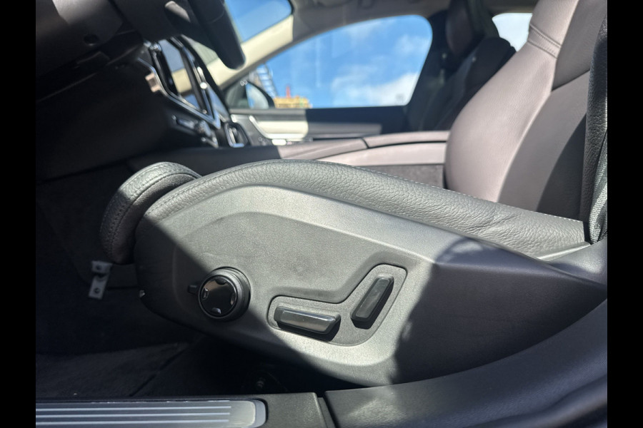 Volvo V90 T6 Plug-in hybrid AWD Ultra Dark / Head-Up / Schuif/kanteldak / Trekhaak / Blis / 360 Camera /
