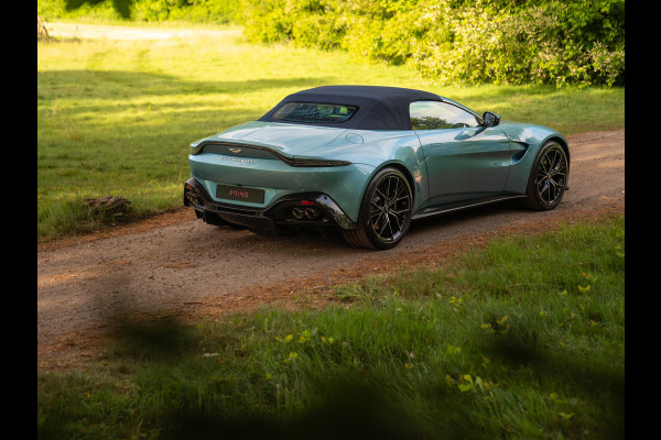 Aston Martin Vantage Roadster 4.0 V8 | Premium audio | 360 cam | Q-color | Caribbean Blue Pearl