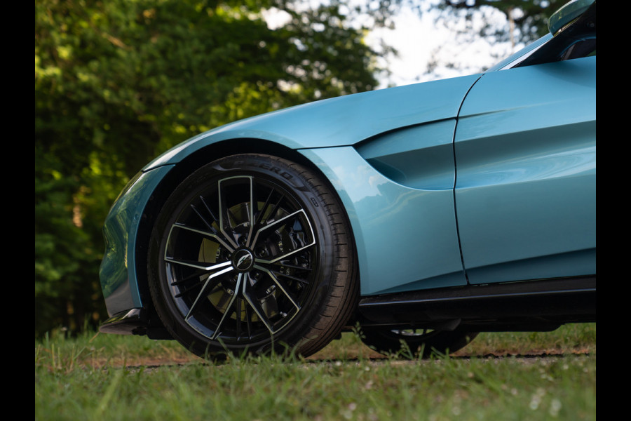 Aston Martin Vantage Roadster 4.0 V8 | Premium audio | 360 cam | Q-color | Caribbean Blue Pearl