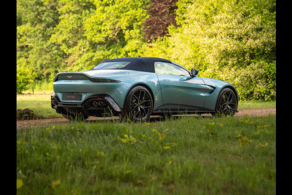 Aston Martin Vantage Roadster 4.0 V8 | Premium audio | 360 cam | Q-color | Caribbean Blue Pearl
