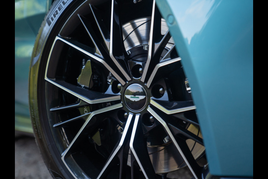 Aston Martin Vantage Roadster 4.0 V8 | Premium audio | 360 cam | Q-color | Caribbean Blue Pearl