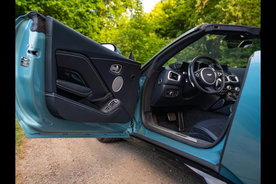 Aston Martin Vantage Roadster 4.0 V8 | Premium audio | 360 cam | Q-color | Caribbean Blue Pearl