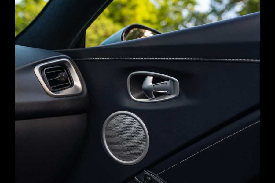 Aston Martin Vantage Roadster 4.0 V8 | Premium audio | 360 cam | Q-color | Caribbean Blue Pearl