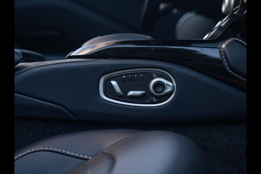 Aston Martin Vantage Roadster 4.0 V8 | Premium audio | 360 cam | Q-color | Caribbean Blue Pearl