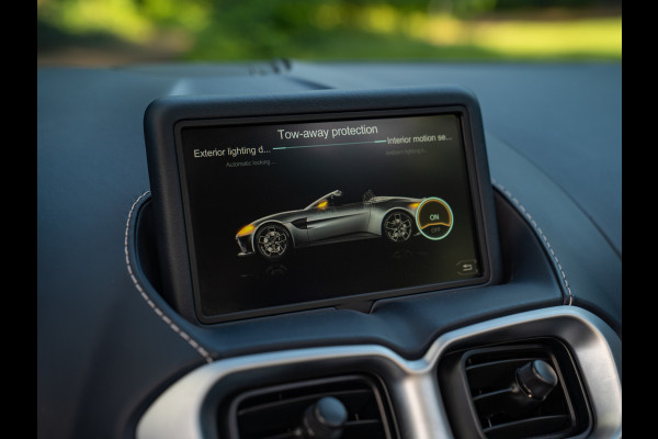 Aston Martin Vantage Roadster 4.0 V8 | Premium audio | 360 cam | Q-color | Caribbean Blue Pearl