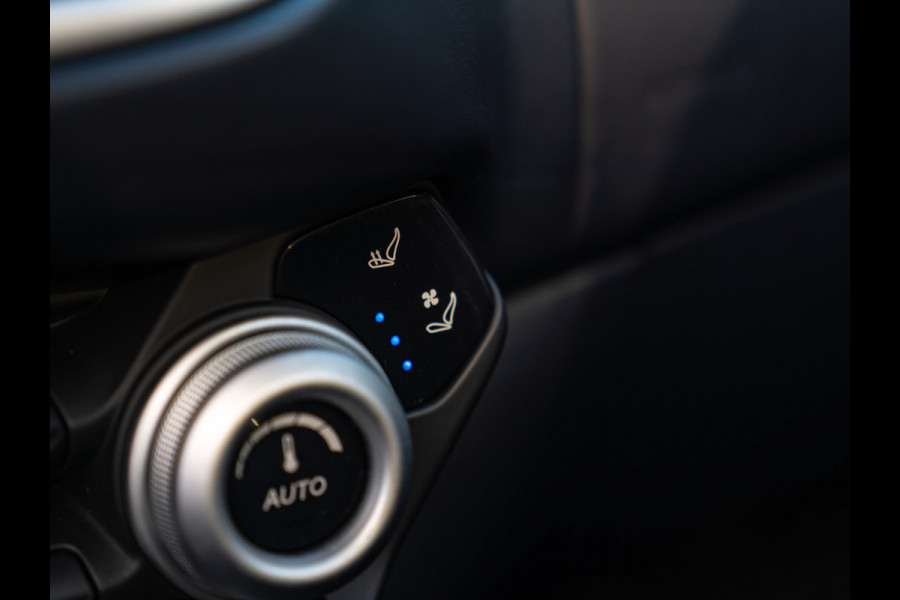 Aston Martin Vantage Roadster 4.0 V8 | Premium audio | 360 cam | Q-color | Caribbean Blue Pearl