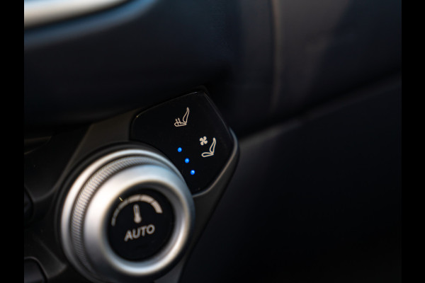 Aston Martin Vantage Roadster 4.0 V8 | Premium audio | 360 cam | Q-color | Caribbean Blue Pearl