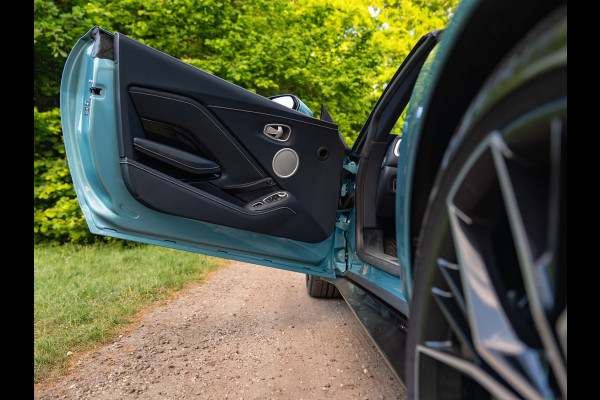Aston Martin Vantage Roadster 4.0 V8 | Premium audio | 360 cam | Q-color | Caribbean Blue Pearl