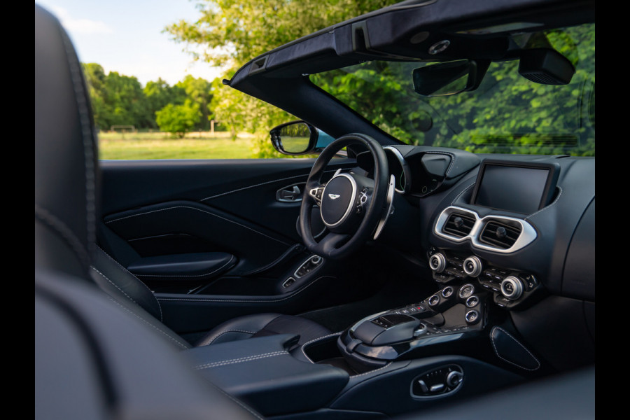 Aston Martin Vantage Roadster 4.0 V8 | Premium audio | 360 cam | Q-color | Caribbean Blue Pearl