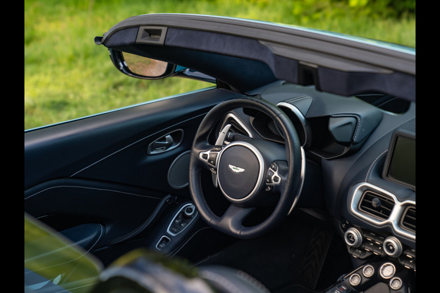 Aston Martin Vantage Roadster 4.0 V8 | Premium audio | 360 cam | Q-color | Caribbean Blue Pearl