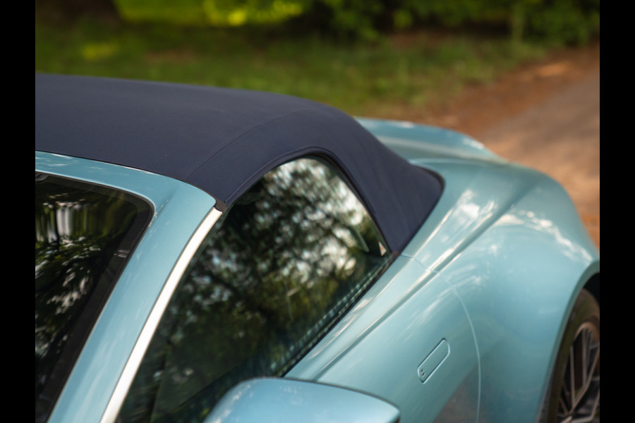 Aston Martin Vantage Roadster 4.0 V8 | Premium audio | 360 cam | Q-color | Caribbean Blue Pearl
