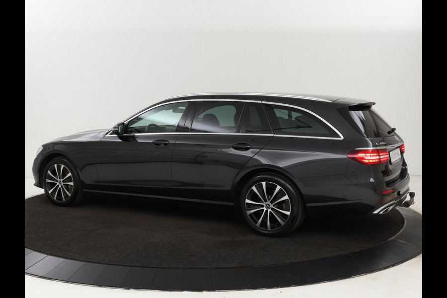 Mercedes-Benz E-Klasse 300e Avantgarde | Adaptive cruise | Trekhaak | Stoelverwarming | Camera | Widescreen | Sfeerverlichting | Half leder | Full LED