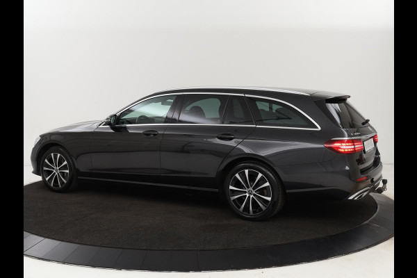 Mercedes-Benz E-Klasse 300e Avantgarde | Adaptive cruise | Trekhaak | Stoelverwarming | Camera | Widescreen | Sfeerverlichting | Half leder | Full LED