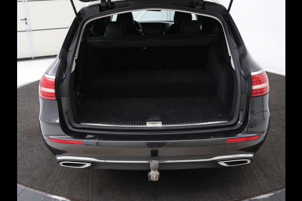 Mercedes-Benz E-Klasse 300e Avantgarde | Adaptive cruise | Trekhaak | Stoelverwarming | Camera | Widescreen | Sfeerverlichting | Half leder | Full LED