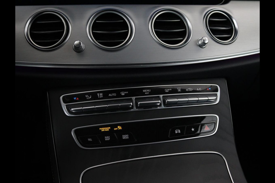 Mercedes-Benz E-Klasse 300e Avantgarde | Adaptive cruise | Trekhaak | Stoelverwarming | Camera | Widescreen | Sfeerverlichting | Half leder | Full LED