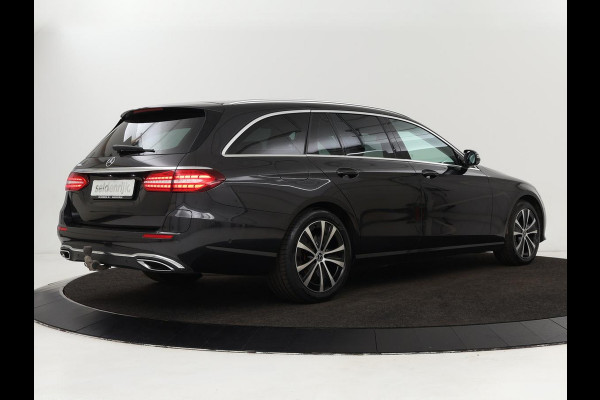 Mercedes-Benz E-Klasse 300e Avantgarde | Adaptive cruise | Trekhaak | Stoelverwarming | Camera | Widescreen | Sfeerverlichting | Half leder | Full LED