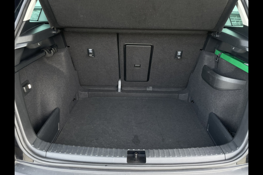 Škoda Karoq 1.5 TSI ACT Style | LED | Navi | Carplay | Virtual Cockpit | Camera | PDC