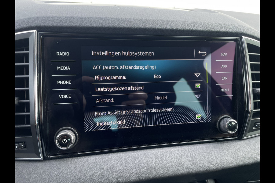 Škoda Karoq 1.5 TSI ACT Style | LED | Navi | Carplay | Virtual Cockpit | Camera | PDC
