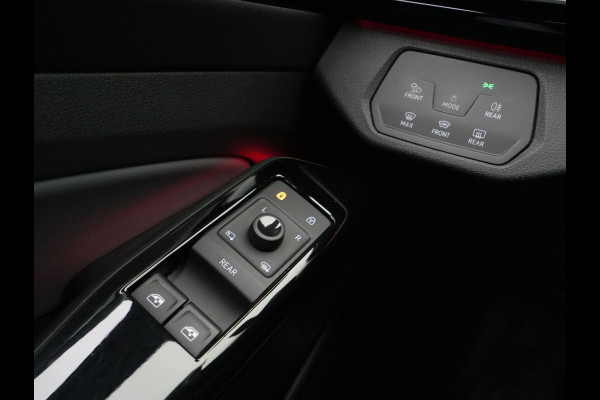 Volkswagen ID.5 Pro 77 kWh Black Edition Panorama Trekhaak Carplay Camera Stoelverwarming Headup Display 151 -