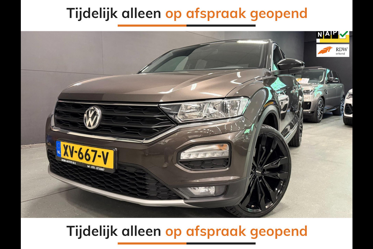 Volkswagen T-Roc 1.5 TSI Sport V-COCKPIT/NAVI/CARPLAY/ECC/PDC/CRUISE/// Volkswagen T-Roc 1.5 TSI Sport V-COCKPIT/NAVI/CARPLAY/ECC/PDC/CRUISE///
