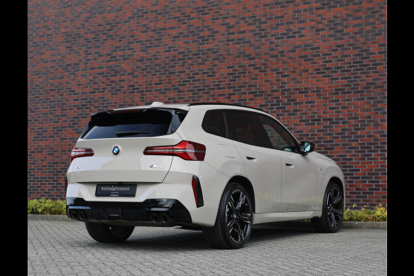 BMW X3 M50 xDrive *Direct leverbaar!*Trekhaak*Pano*IconicGlow*