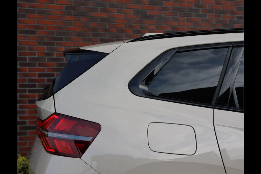 BMW X3 M50 xDrive *Direct leverbaar!*Trekhaak*Pano*IconicGlow*