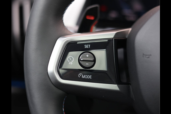 BMW X3 M50 xDrive *Direct leverbaar!*Trekhaak*Pano*IconicGlow*