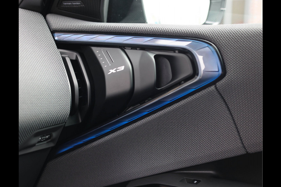 BMW X3 M50 xDrive *Direct leverbaar!*Trekhaak*Pano*IconicGlow*