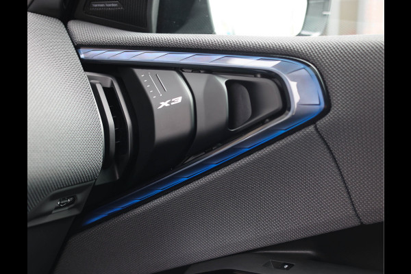 BMW X3 M50 xDrive *Direct leverbaar!*Trekhaak*Pano*IconicGlow*