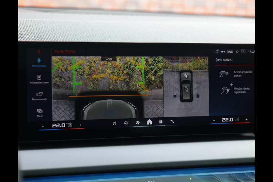 BMW X3 M50 xDrive *Direct leverbaar!*Trekhaak*Pano*IconicGlow*