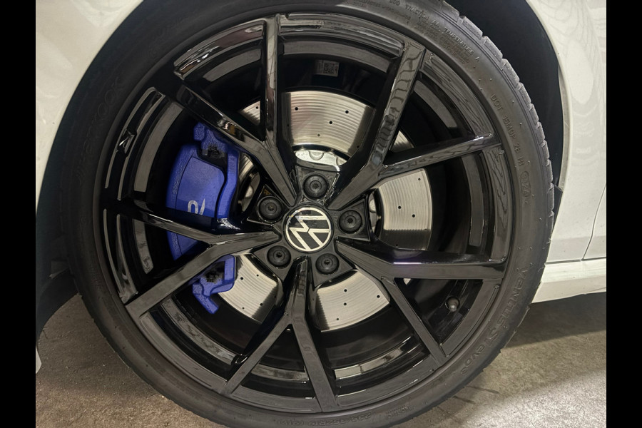 Volkswagen Golf 2.0 TSI R 4Motion Performance AKRA