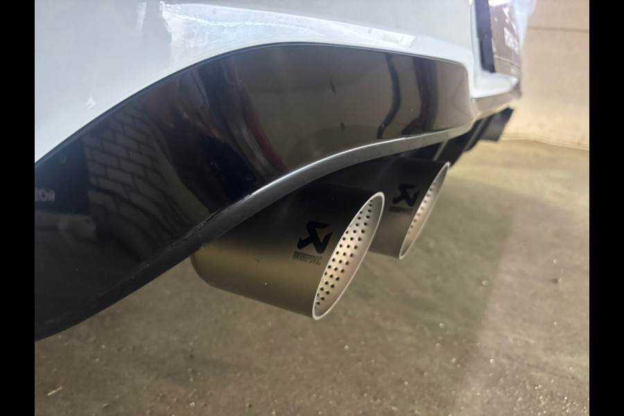 Volkswagen Golf 2.0 TSI R 4Motion Performance AKRA