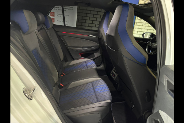 Volkswagen Golf 2.0 TSI R 4Motion Performance AKRA