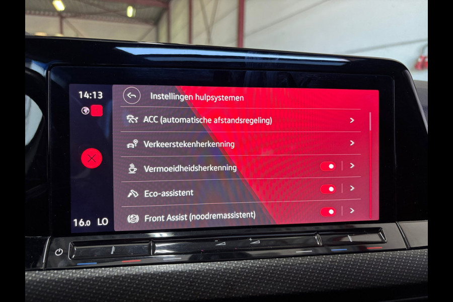 Volkswagen Golf 2.0 TSI R 4Motion Performance AKRA