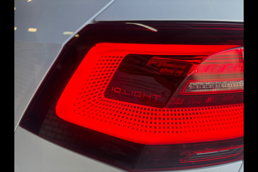 Volkswagen Golf 2.0 TSI R 4Motion Performance AKRA