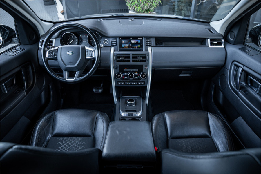 Land Rover Discovery Sport 2.0 TD4 SE 7p. - Incl. BTW! l NL Auto l Trekhaak | Camera