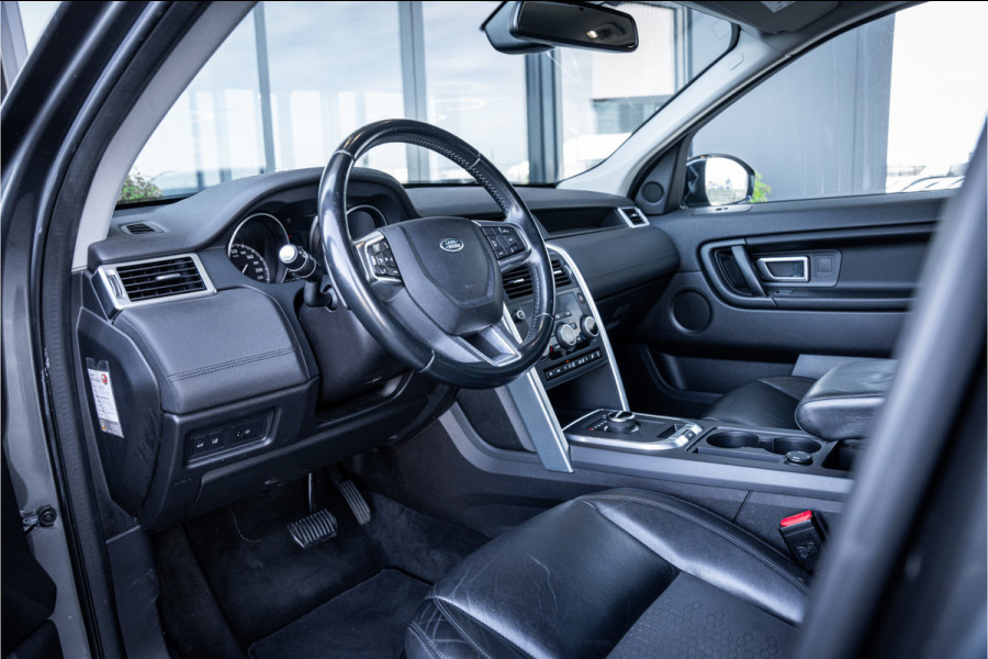 Land Rover Discovery Sport 2.0 TD4 SE 7p. - Incl. BTW! l NL Auto l Trekhaak | Camera