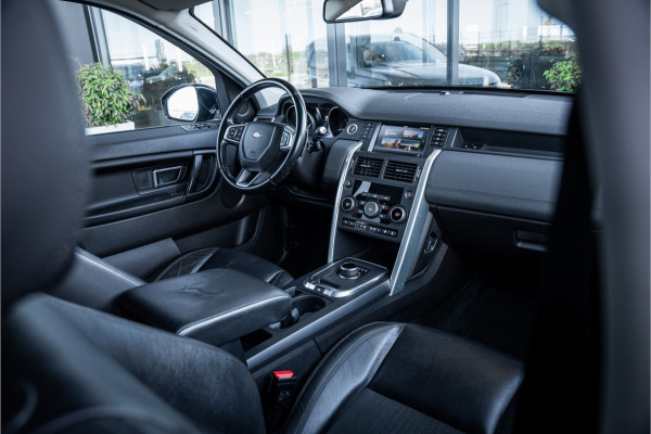 Land Rover Discovery Sport 2.0 TD4 SE 7p. - Incl. BTW! l NL Auto l Trekhaak | Camera