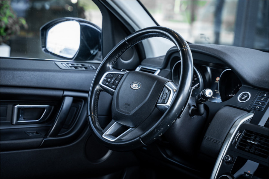 Land Rover Discovery Sport 2.0 TD4 SE 7p. - Incl. BTW! l NL Auto l Trekhaak | Camera