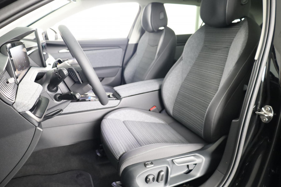 Škoda Superb Combi Business Edition 1.5 TSI PHEV 204pk | 19 inch | Elek. + massagestoelen | Stoelverwarming | Adaptive Cruise | Blind Spot | Navigatie | Camera |