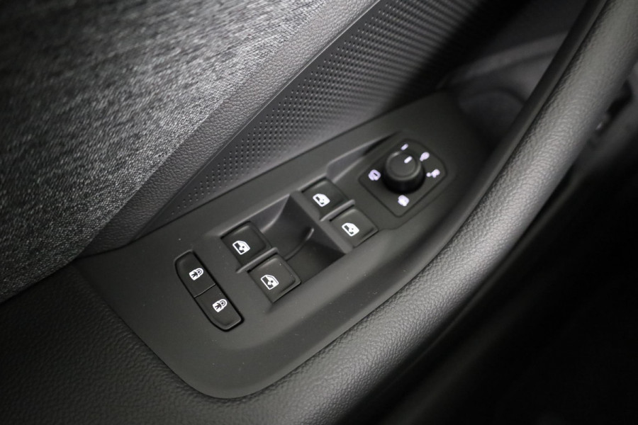 Škoda Superb Combi Business Edition 1.5 TSI PHEV 204pk | 19 inch | Elek. + massagestoelen | Stoelverwarming | Adaptive Cruise | Blind Spot | Navigatie | Camera |