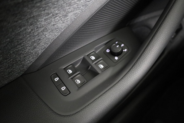 Škoda Superb Combi Business Edition 1.5 TSI PHEV 204pk | 19 inch | Elek. + massagestoelen | Stoelverwarming | Adaptive Cruise | Blind Spot | Navigatie | Camera |