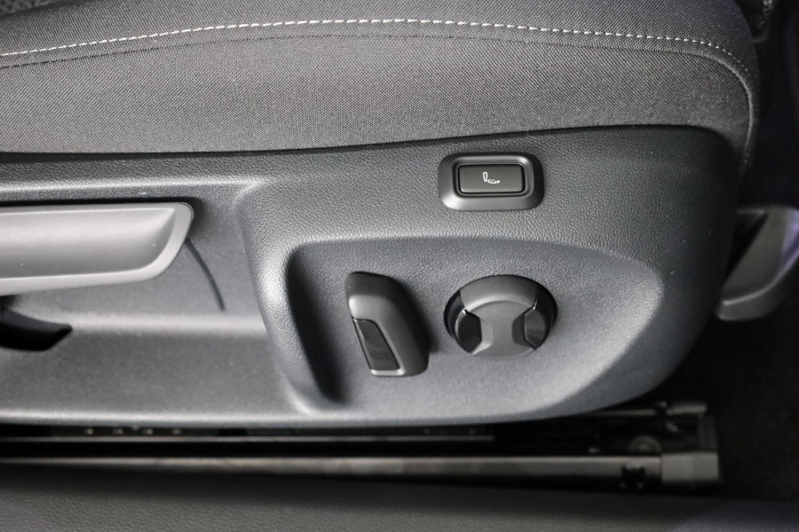 Škoda Superb Combi Business Edition 1.5 TSI PHEV 204pk | 19 inch | Elek. + massagestoelen | Stoelverwarming | Adaptive Cruise | Blind Spot | Navigatie | Camera |
