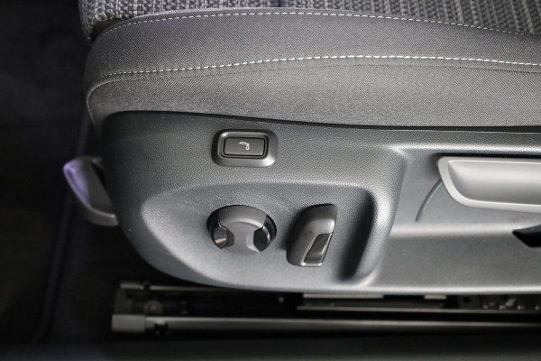 Škoda Superb Combi Business Edition 1.5 TSI PHEV 204pk | 19 inch | Elek. + massagestoelen | Stoelverwarming | Adaptive Cruise | Blind Spot | Navigatie | Camera |