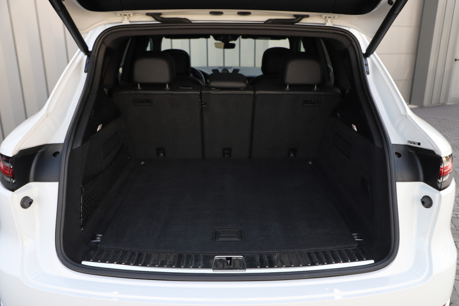 Porsche Cayenne 3.0 E-Hybrid | 462PK | Pano | Adaptief-onderstel | Memory | Bose | Matrix-led | Sport-chrono | Stoelverwarming | 2020.