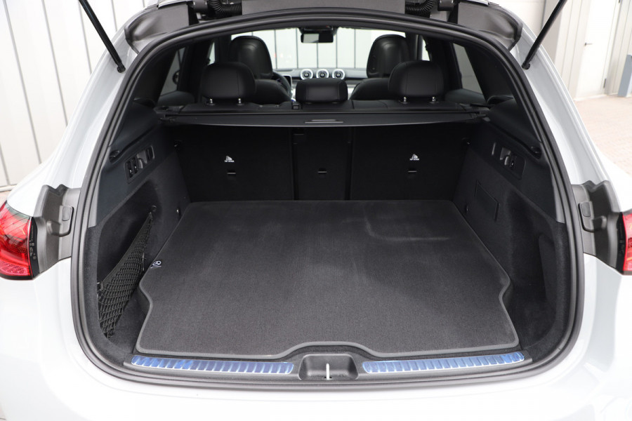 Mercedes-Benz GLC 400e AMG 4-Matic | 381PK | Achterasbesturing | Luchtvering | Sfeerverlichting | Keyles-go | Head-up | Burmester | Memory | Pano