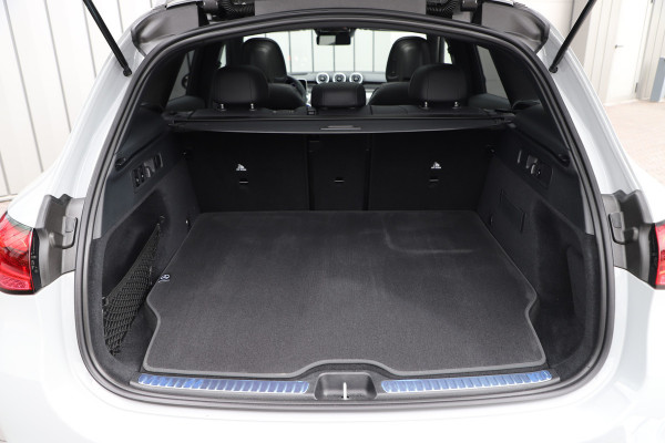 Mercedes-Benz GLC 400e AMG 4-Matic | 381PK | Achterasbesturing | Luchtvering | Sfeerverlichting | Keyles-go | Head-up | Burmester | Memory | Pano