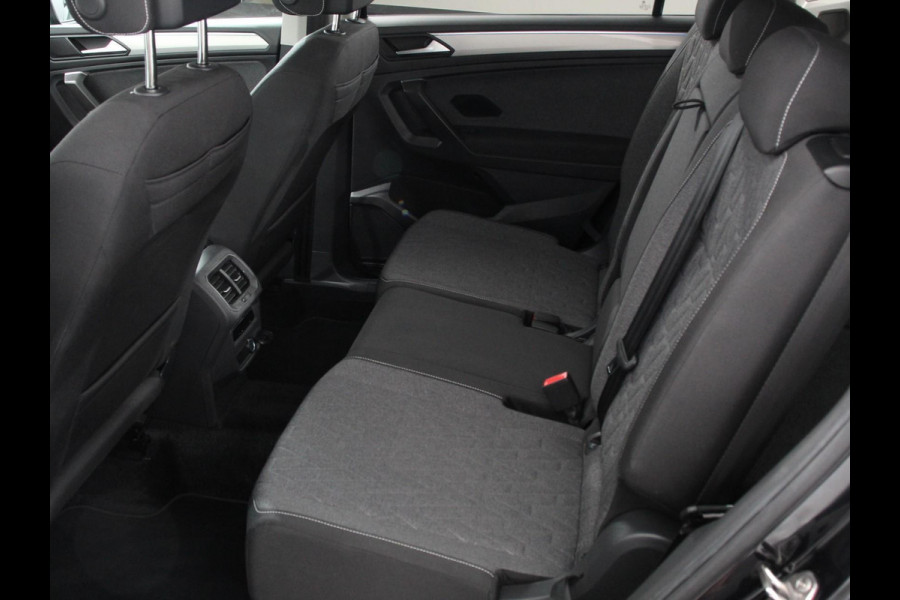 Volkswagen Tiguan Allspace 1.5 TSI DSG7 MOVE 7-Persoons | Airco | PDC VA+Camera | Winterpack | Full LED | Navigatie | Trekhaak