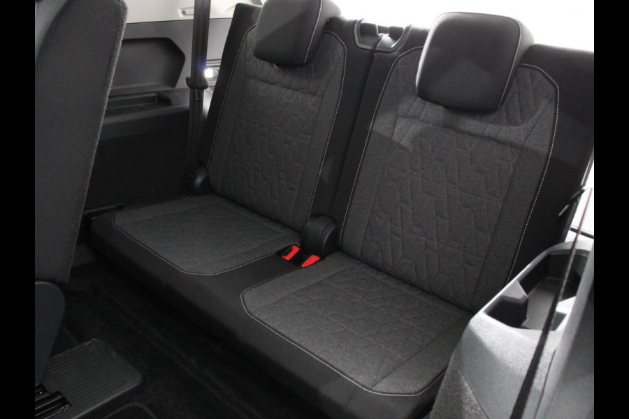 Volkswagen Tiguan Allspace 1.5 TSI DSG7 MOVE 7-Persoons | Airco | PDC VA+Camera | Winterpack | Full LED | Navigatie | Trekhaak