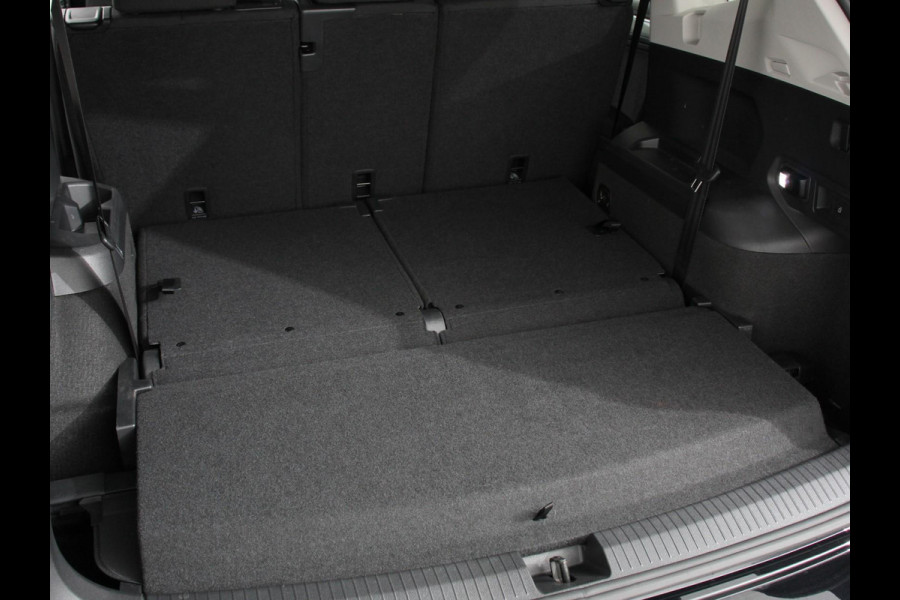 Volkswagen Tiguan Allspace 1.5 TSI DSG7 MOVE 7-Persoons | Airco | PDC VA+Camera | Winterpack | Full LED | Navigatie | Trekhaak